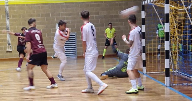 La squadra di Jovic espugna il fortino dell'Aquila Reale al termine di una sfida dalle tante emozioni. Niente da fare per il Pasiano contro Tullio e compagni. Insolito 0-0 tra Futsal Udinese e Manzano. Domani sera a Grado è in programma il posticipo Aquileia - Palmanova