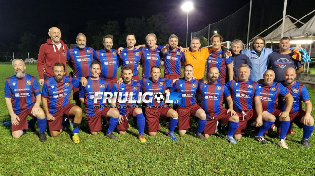 Sfruttando il rinvio del big match tra le VG San Daniele e il Depover, al comando della classifica ci vanno gli arancio di Faedis, vincenti 2-1 sul campo del Cerneglons. Prima stagionale da sogno per i rosanero, vittoriosi 4-0 contro la Dimensione Giardino. Pareggio-show per 2-2 tra Cesarolo e Tecnospine
