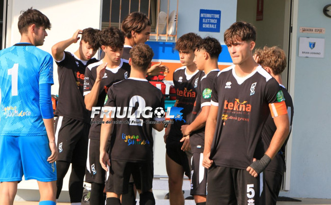 I giovani gialloblù comandano per gran parte della partita e hanno più occasioni per chiudere definitivamente la contesa, ma subiscono la rimonta degli ospiti e vanno a un passo dalla sconfitta. Nel finale, però, segnano il 3-3 sull’ultima palla e rimangono ancora in vetta, a +1 sul Treviso.