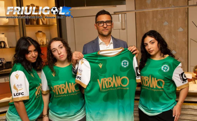 Maglia personalizzata con sponsor Urbano Gioielli e Skliccibum pronta per il primo match ufficiale
