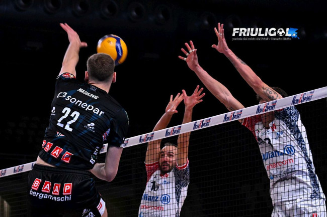 Un fischio che pesa, una rimonta subita, un tie-break dominato: Allianz trova il primo punto esterno e un Mvp subito decisivo