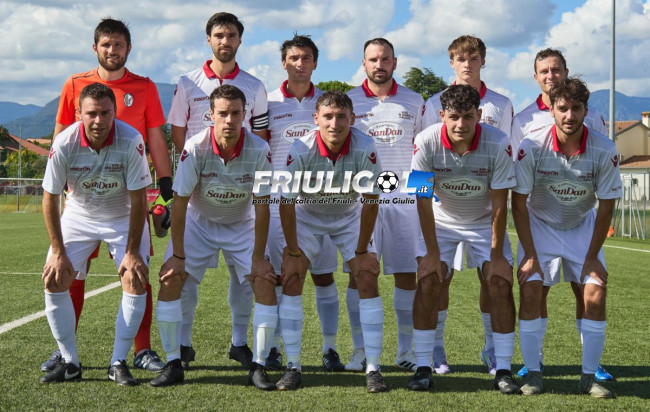 All’immediato vantaggio dei padroni di casa rispondono subito i prosciuttai. Ancora avanti i bianconeri e dal dischetto vengono di nuovo ripresi. Il tutto nei primi venti minuti