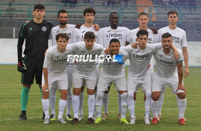 La formazione biancazzurra vince l’andata dei quarti di finale col brivido, dopo aver chiuso la prima frazione sul 3-0. Il presidente Libri: “Il rigore per loro assurdo”