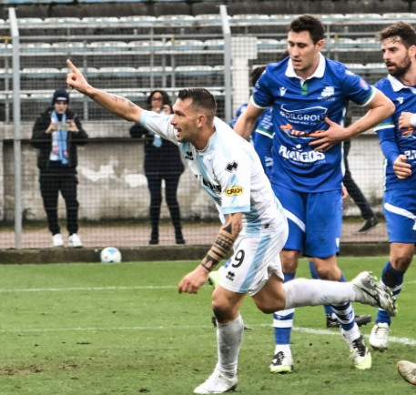 Nella prima storica a Treviso la matricola combatte ma cede alla capolista: esperienza che pesa, ma anche passi avanti