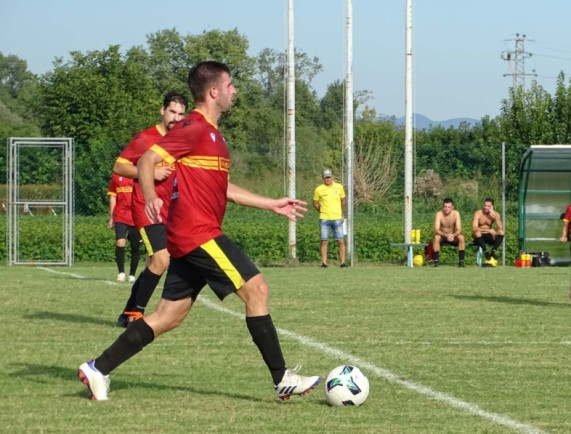 La capolista batte 2-0 la Villaorba e resta in vetta, mentre biancazzurri e giallorossi vincono le loro rispettive contese e non mollano. Nelle retrovie, successi pesanti in chiave salvezza per Startrep e                                                   Adorgnano, trascinata dalla tripletta di Marco Antonutti