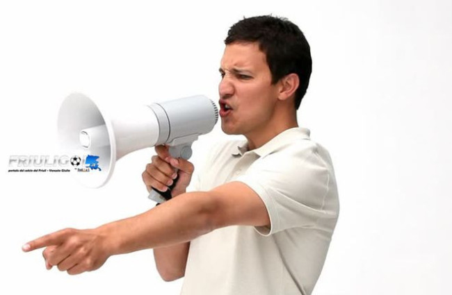 Le indiscrezioni su possibili cambiamenti di panchina non trovano riscontro nella società