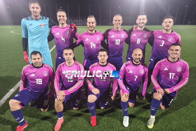 I casarsesi soffrono, ma battono 4-3 il Dandolo e salgono momentaneamente in vetta, mentre i bianconeri travolgono 6-2 l’Aurora. Successi importanti anche per i biancorossi e i rinati campioni del Cobra, mentre finisce 1-1 la gara tra Giais e Corva. Giovedì sera si giocherà il super big match tra il Sacile capolista e il Villotta