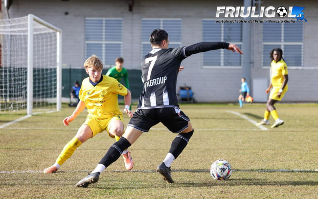 I bianconeri sprecano tre gol di vantaggio, il Modena rimonta in dieci uomini