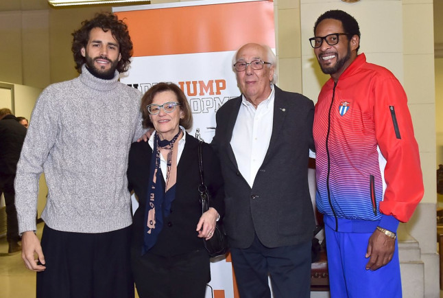 Domani pomeriggio (ore 17.30) al 'PalaBernes' l'ottava edizione della manifestazione di salto in alto ideata da Alessandro Talotti. Alla cerimonia di presentazione anche 'Gimbo', testimonial dell'evento. 'Mi fa piacere che qualcuno stia lavorando per la mia disciplina'. In pedana venti iscritti